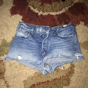 29 Levi high waist shorts